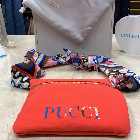 HOST PIC EMILIO PUCCI VIVARA PRINT LOGO CROSSBODY HANDBAG W/60” REMOVABLE SCARF - Picture 7 of 11